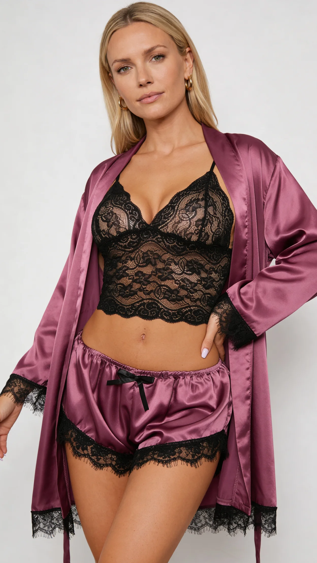Aurora – Set da Lounge in Satin e Pizzo con Kimono e Pantaloni Corti