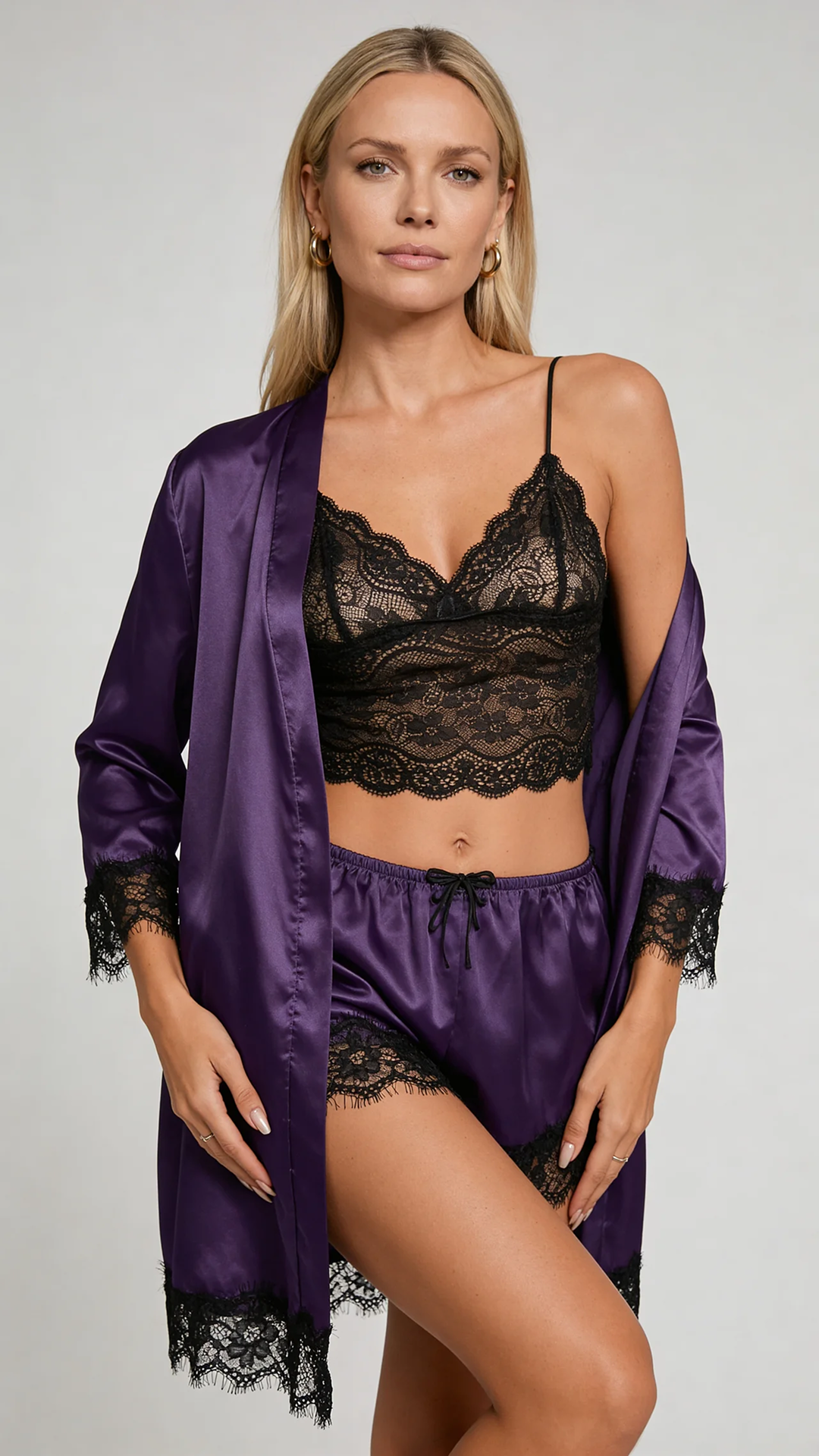 Aurora – Set da Lounge in Satin e Pizzo con Kimono e Pantaloni Corti