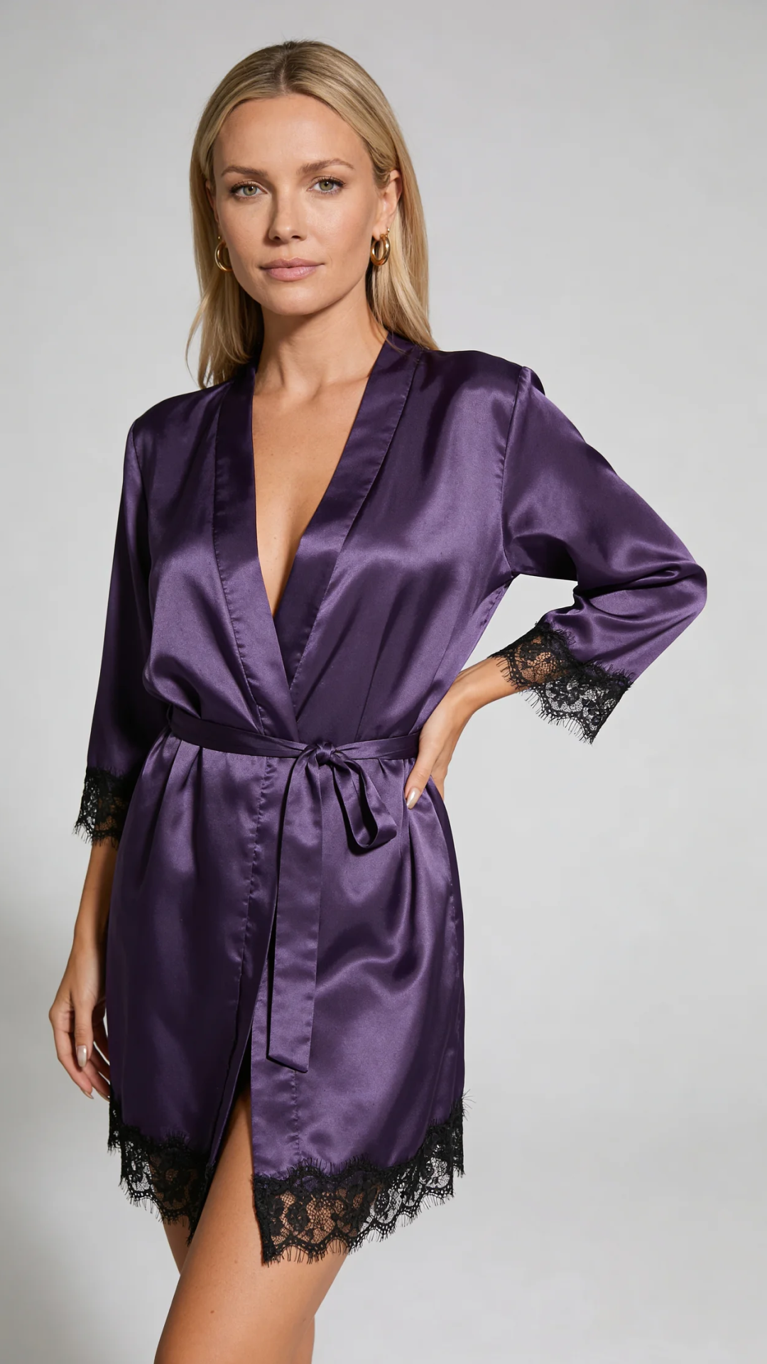 Aurora – Set da Lounge in Satin e Pizzo con Kimono e Pantaloni Corti