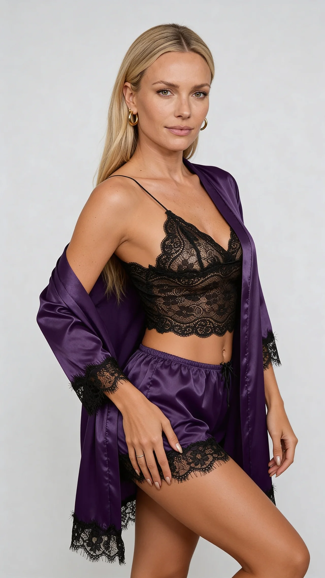 Aurora – Set da Lounge in Satin e Pizzo con Kimono e Pantaloni Corti